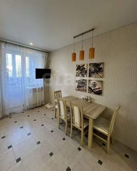 2-к квартира, вторичка, 62м2, 1/8 этаж