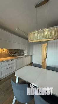 2-к квартира, вторичка, 63м2, 1/10 этаж