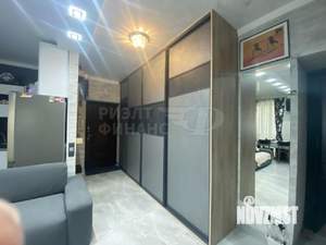 2-к квартира, вторичка, 57м2, 1/9 этаж