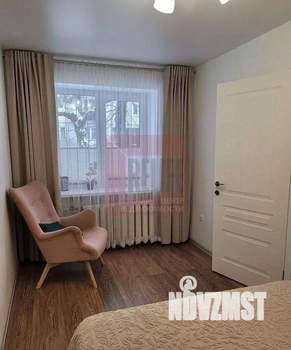 2-к квартира, вторичка, 42м2, 1/4 этаж