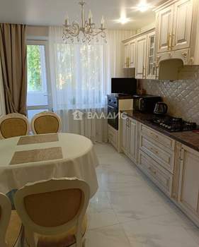 3-к квартира, вторичка, 106м2, 2/5 этаж