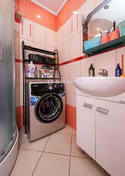 2-к квартира, вторичка, 53м2, 1/5 этаж