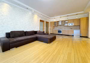 2-к квартира, вторичка, 82м2, 3/5 этаж