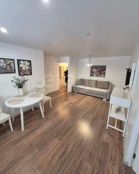 2-к квартира, вторичка, 44м2, 1/4 этаж