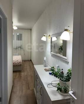 2-к квартира, вторичка, 63м2, 1/10 этаж