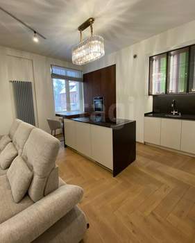 2-к квартира, вторичка, 60м2, 1/4 этаж