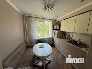 2-к квартира, вторичка, 63м2, 1/6 этаж