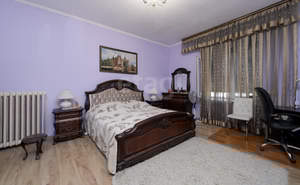 4-к квартира, вторичка, 136м2, 1/2 этаж
