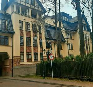 3-к квартира, вторичка, 110м2, 1/4 этаж