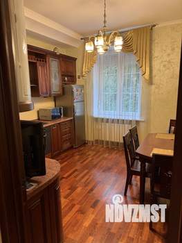 2-к квартира, вторичка, 67м2, 1/3 этаж