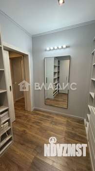 2-к квартира, вторичка, 61м2, 1/10 этаж