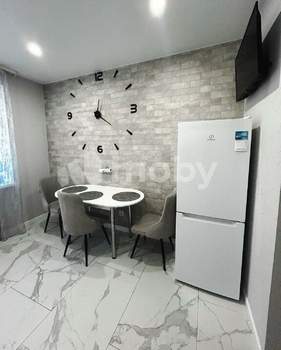 2-к квартира, вторичка, 62м2, 1/9 этаж