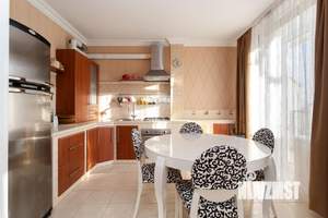 2-к квартира, вторичка, 100м2, 6/6 этаж