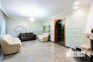 3-к квартира, вторичка, 140м2, 2/4 этаж