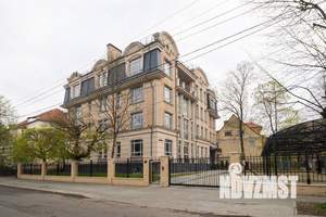 3-к квартира, вторичка, 113м2, 1/4 этаж