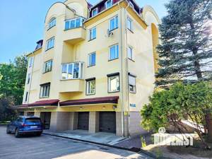 3-к квартира, вторичка, 140м2, 2/4 этаж