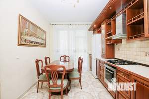 4-к квартира, вторичка, 130м2, 3/9 этаж