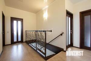 5-к квартира, вторичка, 210м2, 3/3 этаж