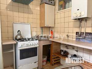 2-к квартира, вторичка, 43м2, 1/4 этаж