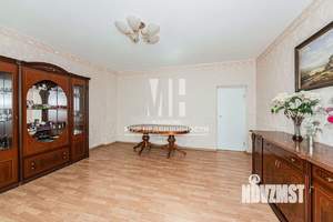 3-к квартира, вторичка, 90м2, 1/3 этаж