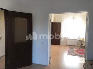 2-к квартира, вторичка, 68м2, 2/2 этаж