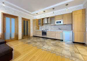 2-к квартира, вторичка, 82м2, 3/5 этаж