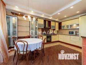 4-к квартира, вторичка, 151м2, 2/4 этаж