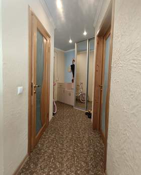 2-к квартира, вторичка, 61м2, 1/3 этаж