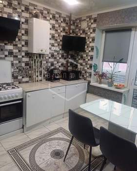 2-к квартира, вторичка, 56м2, 1/9 этаж