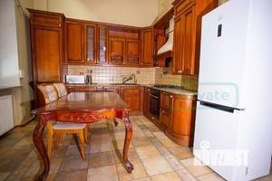 4-к квартира, вторичка, 229м2, 1/4 этаж