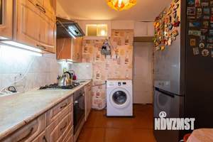 4-к квартира, вторичка, 62м2, 1/9 этаж