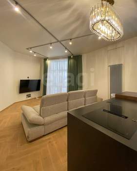 2-к квартира, вторичка, 60м2, 1/4 этаж