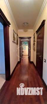 3-к квартира, вторичка, 160м2, 1/4 этаж