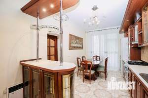 4-к квартира, вторичка, 130м2, 3/9 этаж