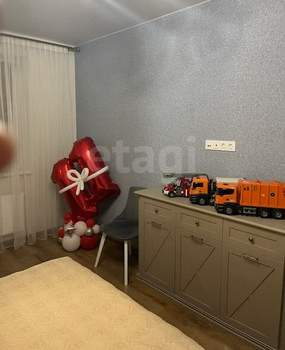 2-к квартира, вторичка, 63м2, 1/10 этаж