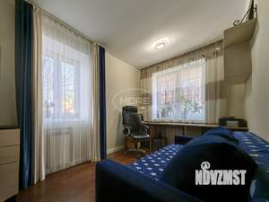 2-к квартира, вторичка, 37м2, 1/4 этаж