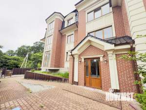 2-к квартира, вторичка, 68м2, 1/3 этаж