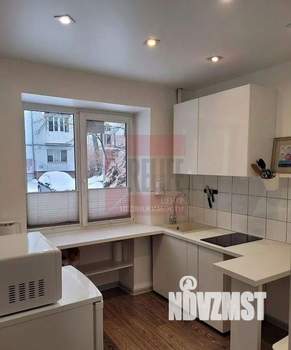 2-к квартира, вторичка, 42м2, 1/4 этаж