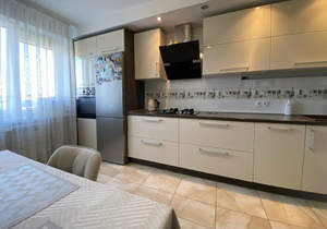 3-к квартира, вторичка, 74м2, 8/9 этаж
