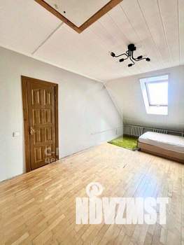 4-к квартира, вторичка, 102м2, 3/3 этаж