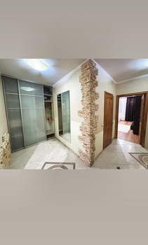 2-к квартира, вторичка, 63м2, 1/9 этаж