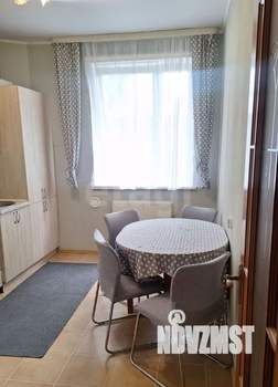 2-к квартира, вторичка, 61м2, 1/4 этаж