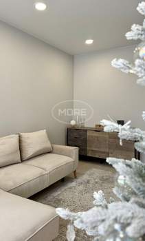 2-к квартира, вторичка, 60м2, 1/4 этаж