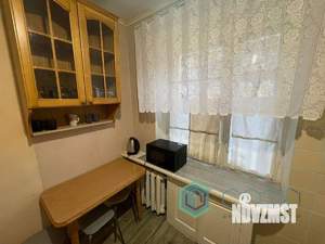 2-к квартира, вторичка, 43м2, 1/4 этаж