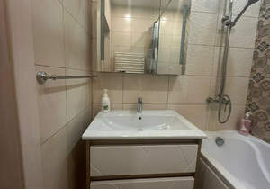 2-к квартира, вторичка, 64м2, 1/9 этаж