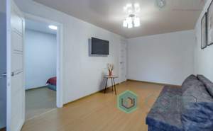 2-к квартира, вторичка, 42м2, 1/5 этаж