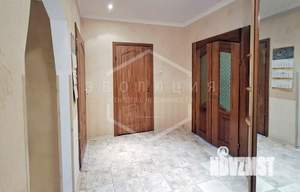 2-к квартира, вторичка, 68м2, 1/6 этаж