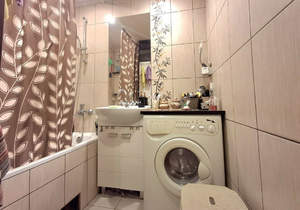 4-к квартира, вторичка, 74м2, 9/9 этаж