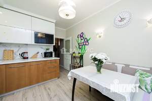 2-к квартира, вторичка, 70м2, 6/10 этаж