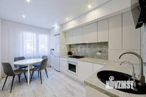 2-к квартира, вторичка, 56м2, 1/10 этаж